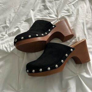Wonderby Black suede Studded Women's Clogs